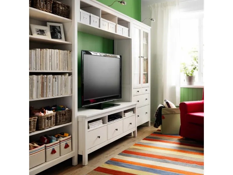 Pareti attrezzate Ikea in legno
