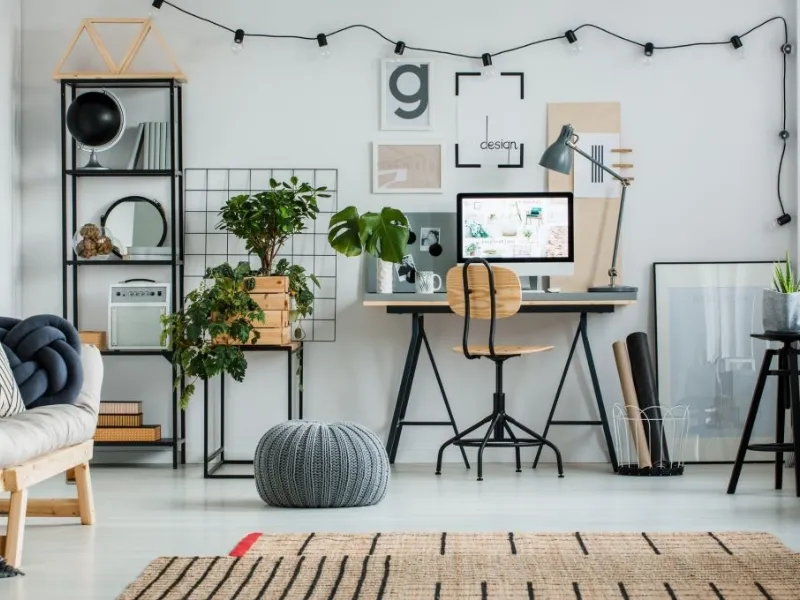 Postazione smart working nel living