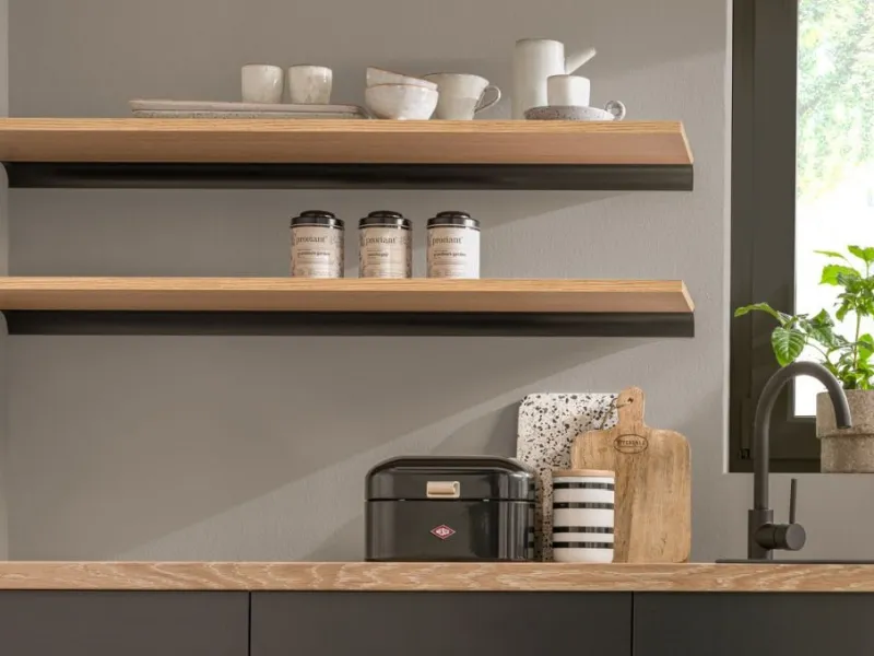 Le mensole da cucina fra i trend del 2021
