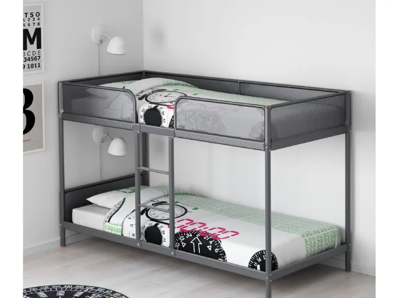 Letto a castello in ferro modello Tuffing di Ikea