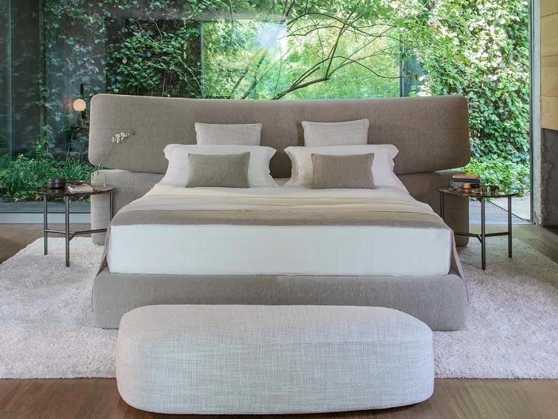 Il letto in pelle e tessuto Yuna di Flou