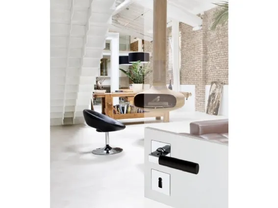 maniglia in metallo con presa in legno ebano nero Jado Bauhaus
