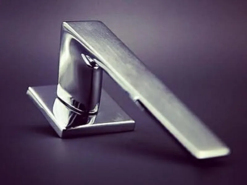 Maniglie moderne per porte
