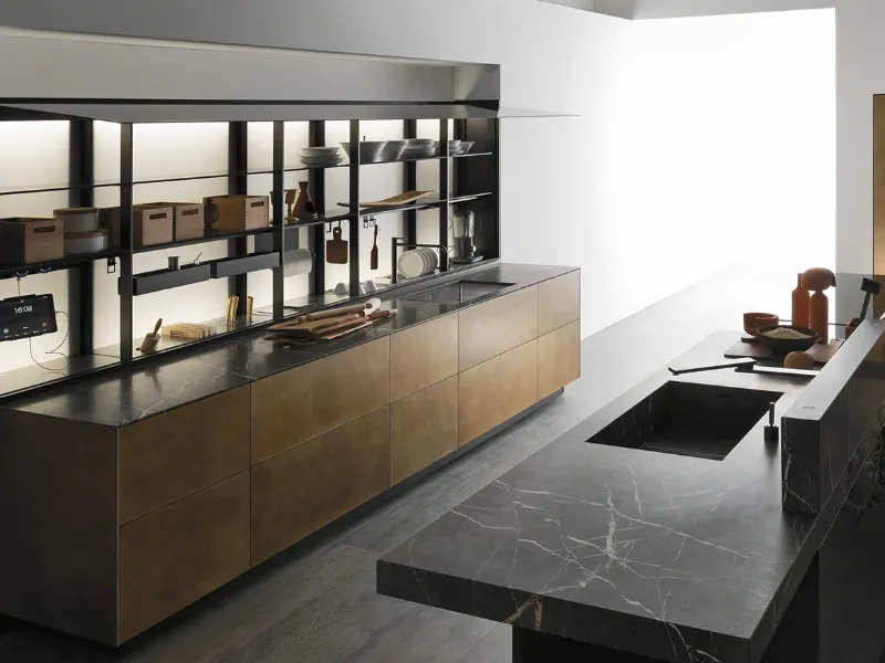 Cucina Artematica di Valcucine con schienale brevettato che aumenta anche la profondità della base