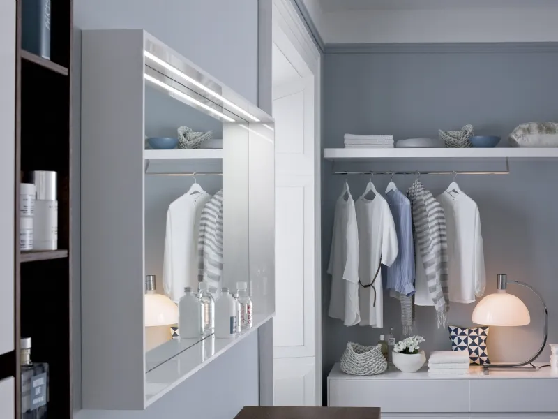 La sala da bagno, ambiente di design oppure la camera da letto come una suite