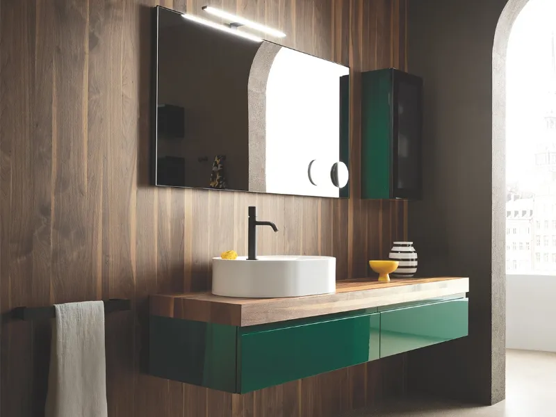 Noce scuro antico e Verde Libano lucido per questa composizione sospesa della collezione Street di Arbi