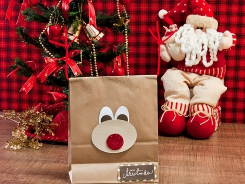 Pacchetti regalo incartati