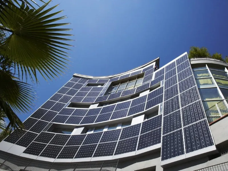 Pannelli Solari in un edificio in Egitto