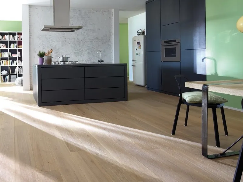 Il parquet prefinito a due strati Villapark di Bauwerk