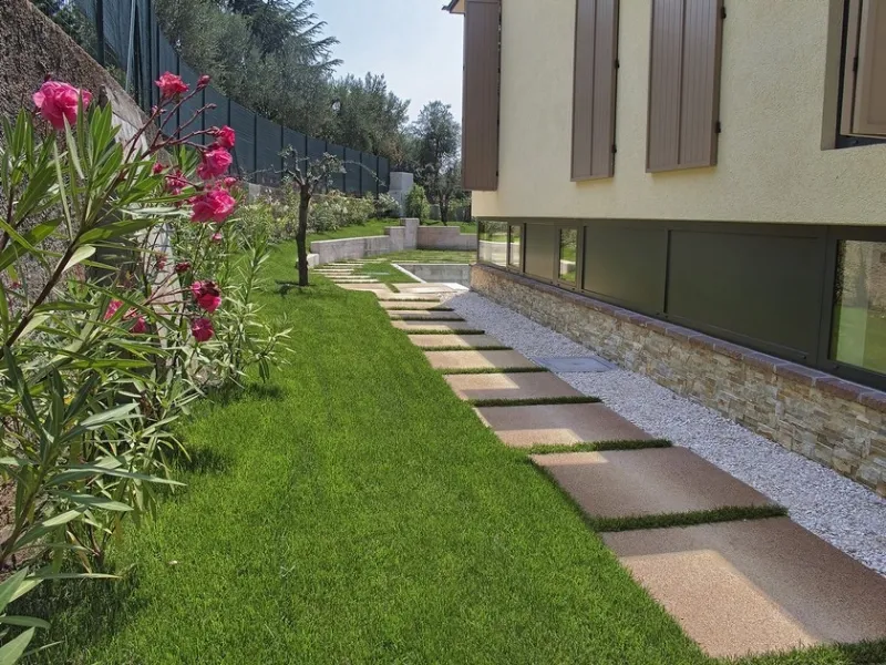 Mattonelle per giardino