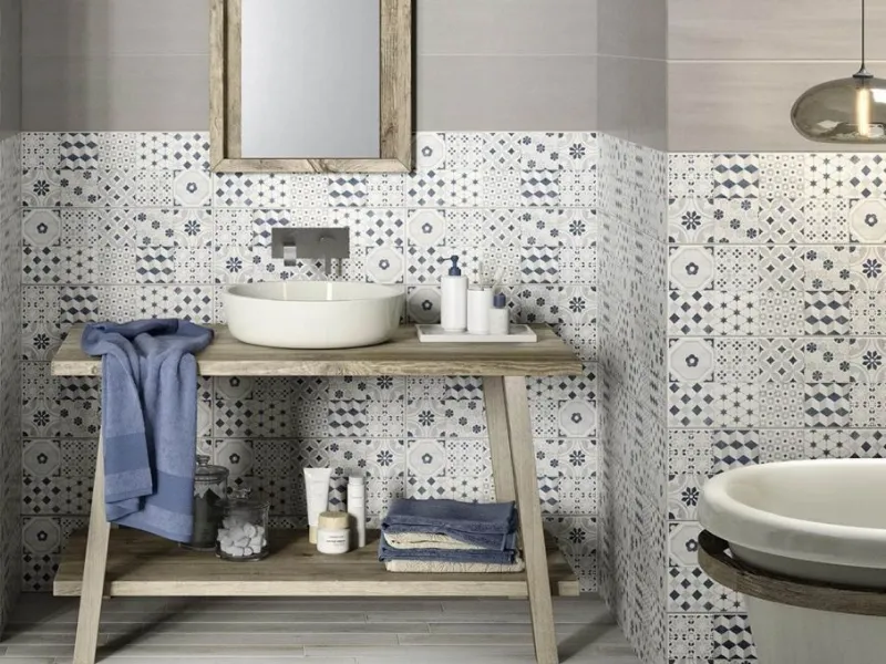 Piastrelle bagno di differenti dimensioni e tipologie