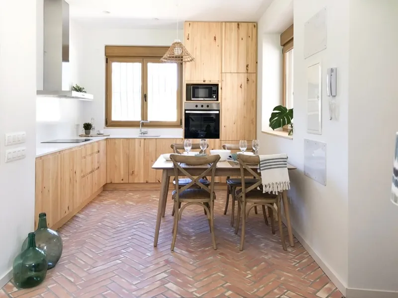 Cotto e legno per uno stile country chic. Fonte: habitissimo.es