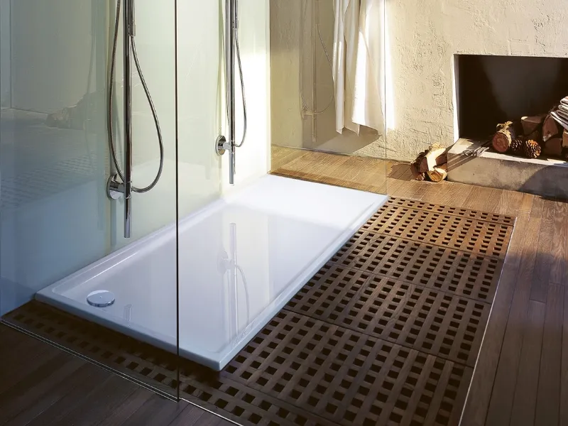 Il bordo del piatto doccia in acrilico Starck Slimline di Duravit è 2 cm