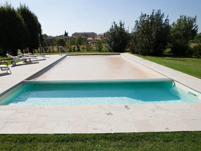 Piscine da giardino con copertura