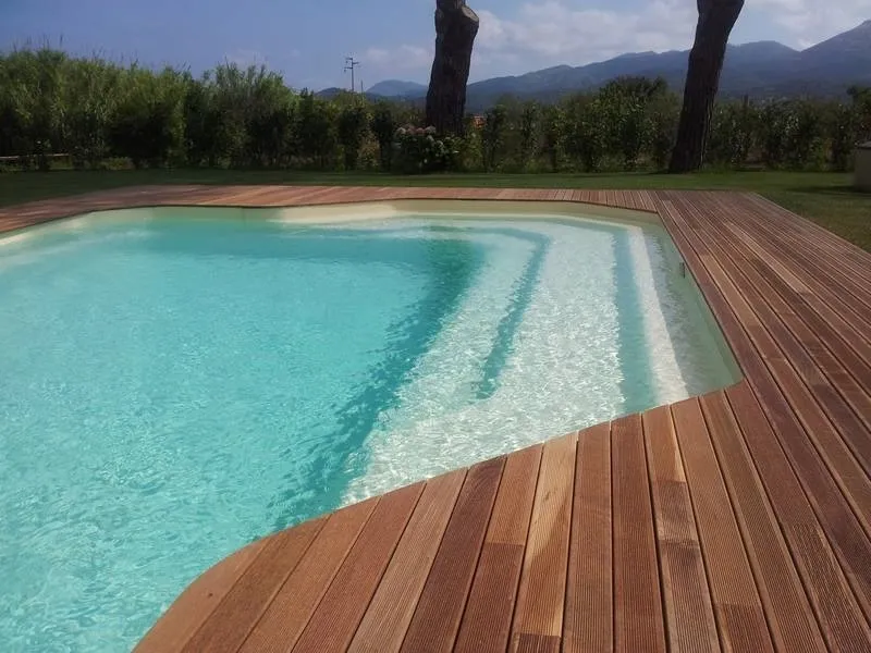 Piscine prefabbricate in vetroresina