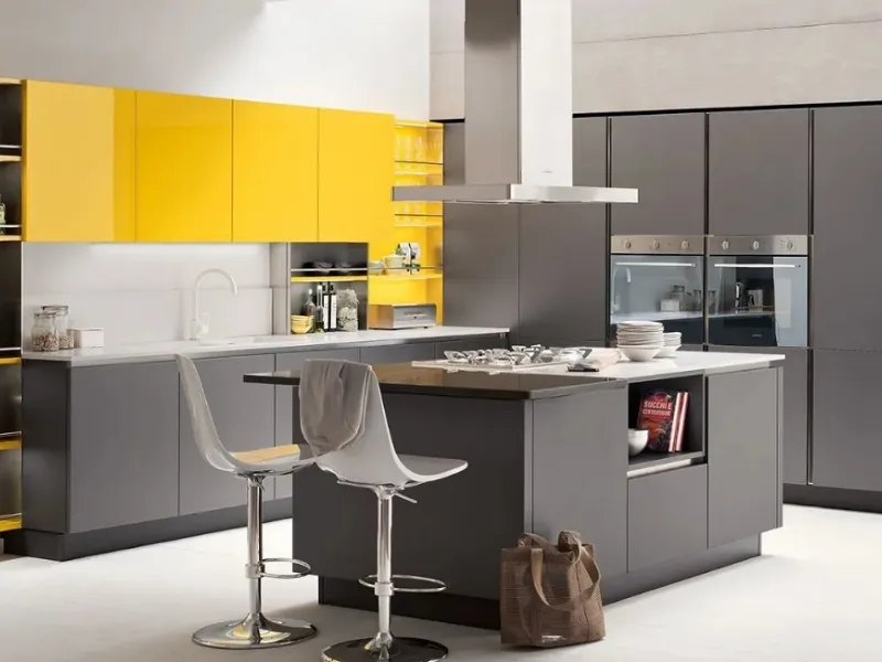 Laccato opaco con guizzi gialli per Oyster by Veneta Cucine
