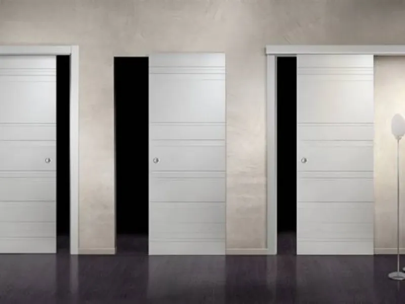 Porta scorrevole con elementi fissi e mobili prodorra da FerreroLegno Spa