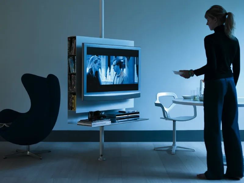 Mobile tv girevole