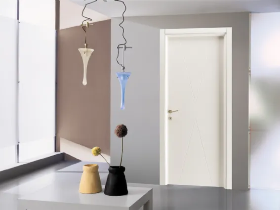 Un modello di porte per interni bianca