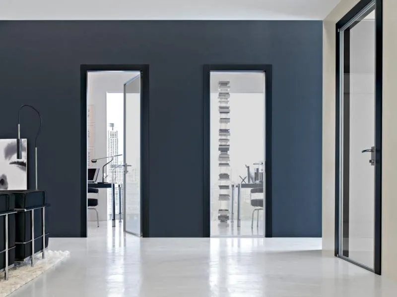 Porta interna Stikla a battente profilo metal