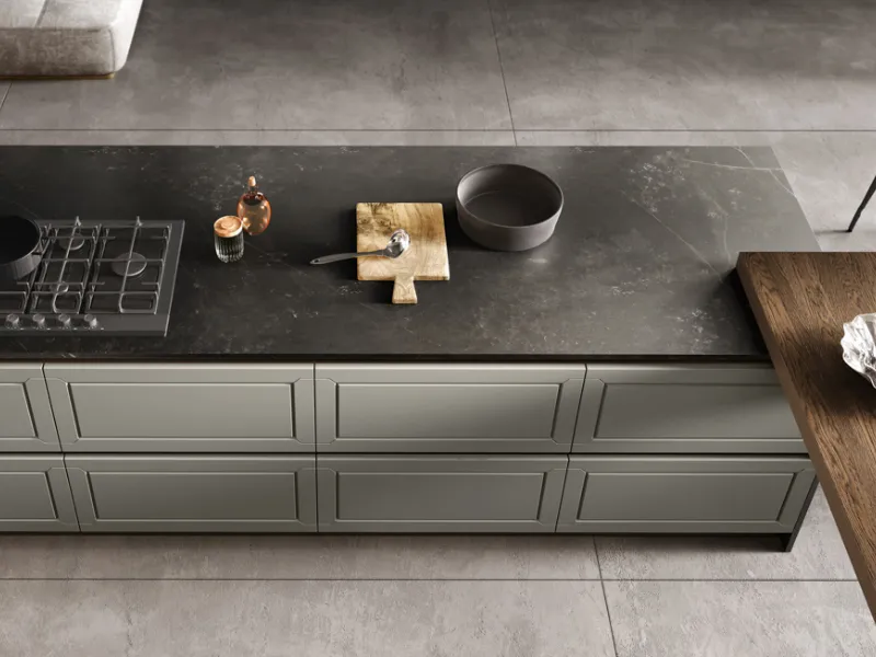 Myriad 1, Cucina con penisola e piano di collegamento di Moretti Compact Cucine