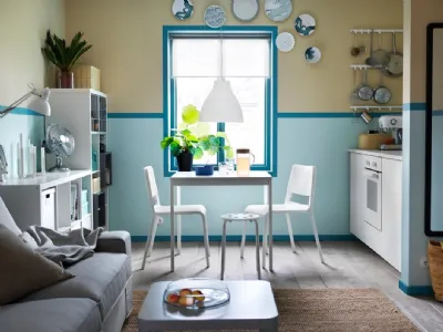 La sedia Teodores di Ikea si può impilare fino a 6 pezzi