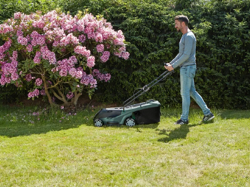 Il tagliaerba a batteria Bosch AdvancedRotak 36-750