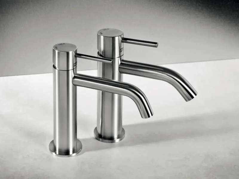 Rubinetto incasso a parete CleoSteel 48 per lavabo. Finitura Acciaio Inox Spazzolato