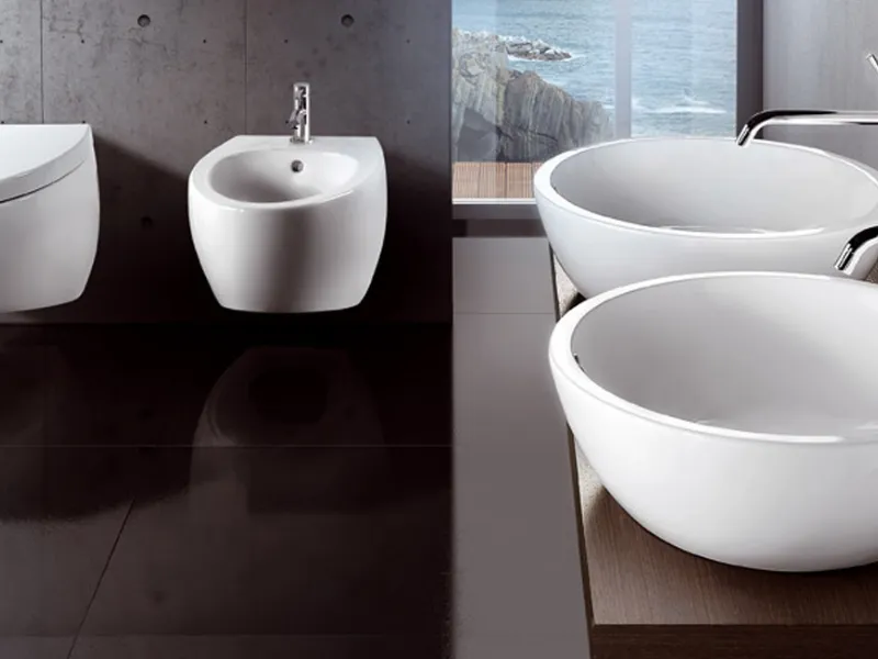 Arredo bagno completo in ceramica OVAL By A. e T. Italia, collezione Orizzonti