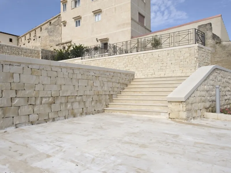 Scale in pietra