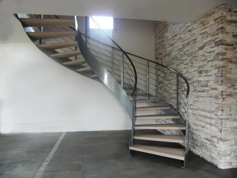 Un esempio di scala a chiocciola in ferro 