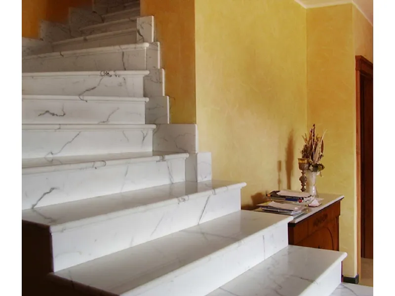 scala in marmo classica