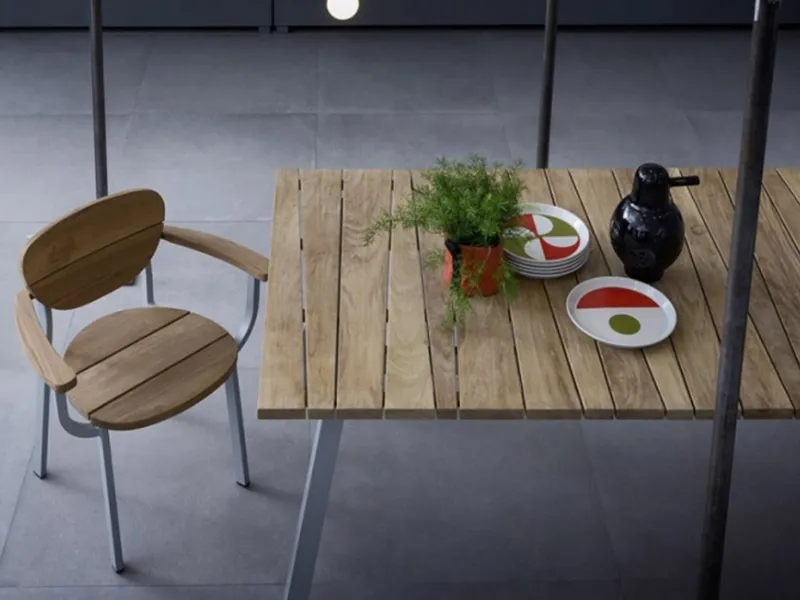 Tavolo da giardino in teak modello Inout134 di Gervasoni