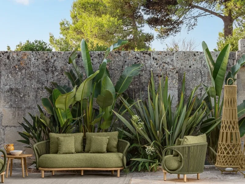 Tessuto riciclato al 100% e teak per la collezione Karen di Talenti
