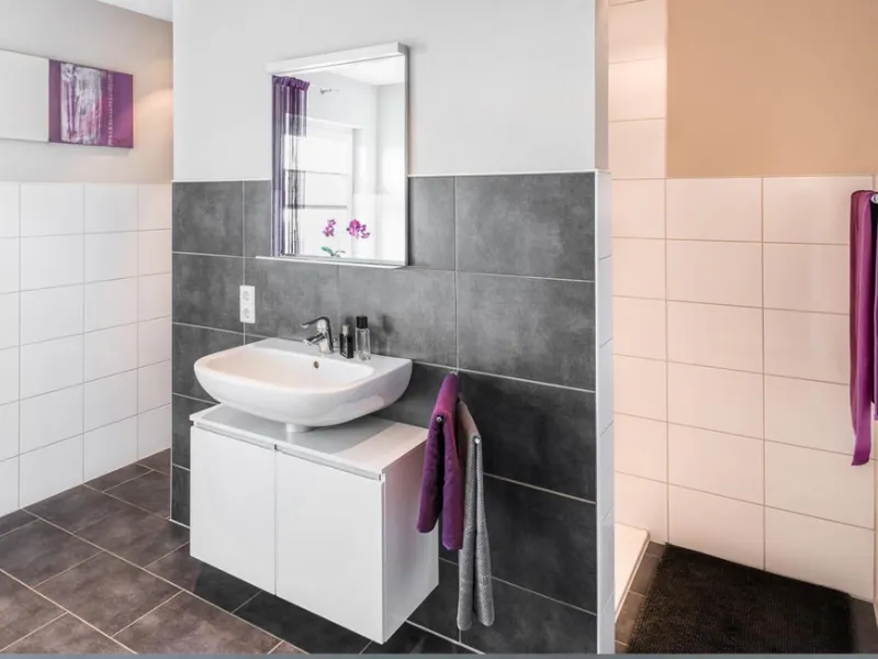 Smalti per piastrelle, design bagno moderno