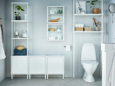 Bagno arredato con i mobili della serie Dynan Ikea.