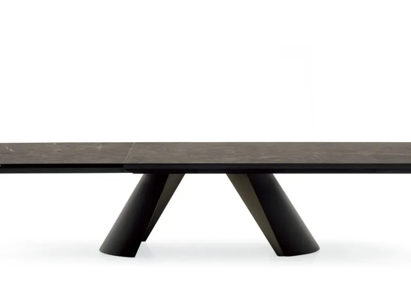 Tavolo Apian di Calligaris con ampio piano rettangolare