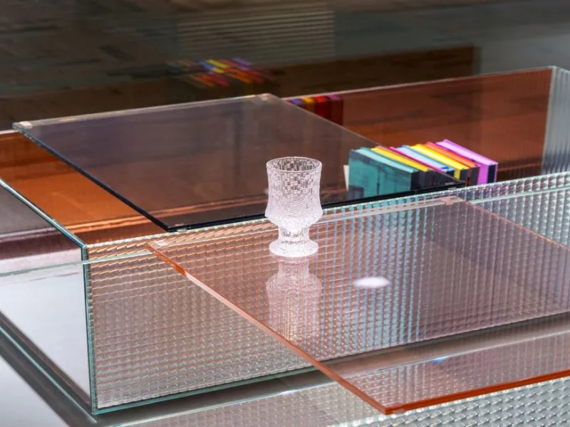 Tavolino Spectrum designed Piero Lissoni per Glas Italia