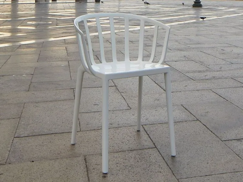Sedia impilabile Venice prodotta da Kartell