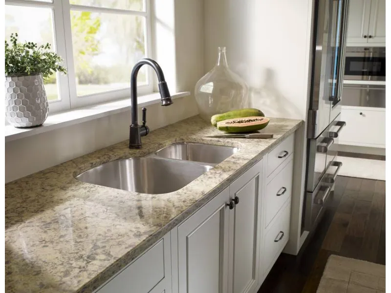 Un piano lavabo per cucina in Silestone