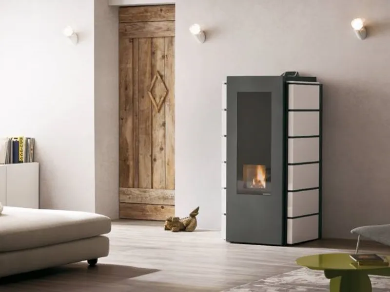 Stufa a pellet modello Ecofire Sabina Idro 20 kW di Palazzetti