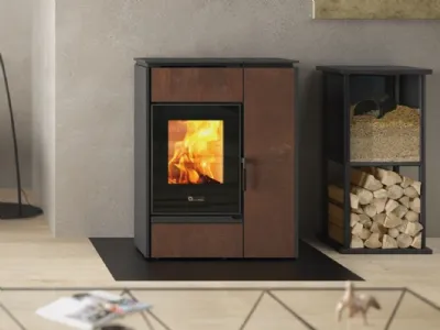 Margaret, stufa combinata pellet / legna La Nordica Extraflame. Disponibile il sistema di canalizzazione