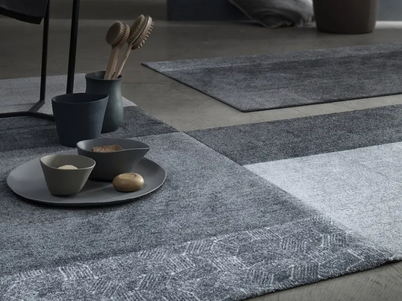 Tappeto per bagno rettangolare in ciniglia della collezione Dress-up di Arcom