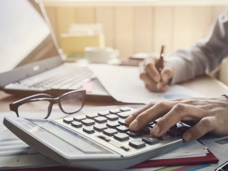Il commercialista può aiutare a scegliere il regime fiscale per le locazioni brevi