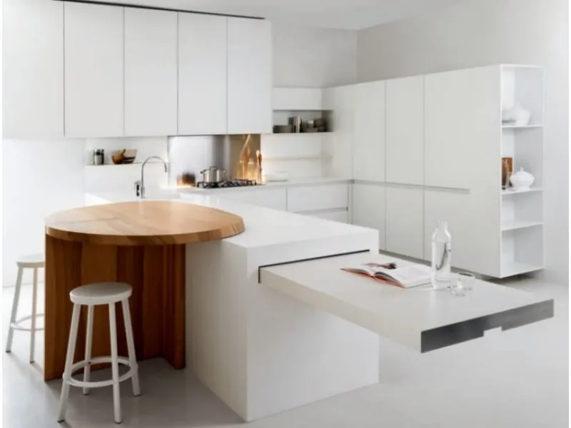 Cucina con tavolo a scomparsa
