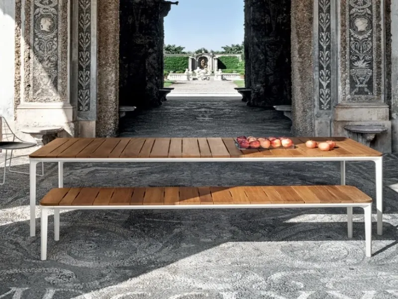 Tavolo Slim Outdoor designed by Matthias Demacker per Sovet
