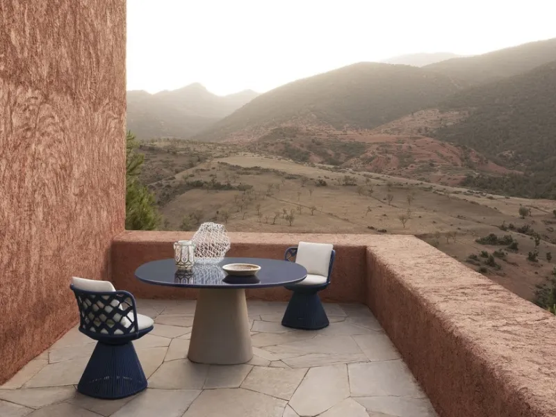 Allure O' Outdoor table by B&B Italia