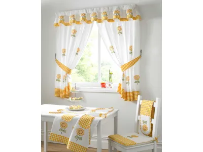 Classiche tendine da cucina