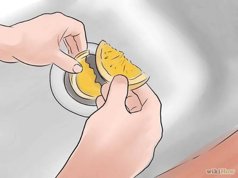 Per pulire il tritarifiuti si può utilizzare un agrume come ad esempio un limone