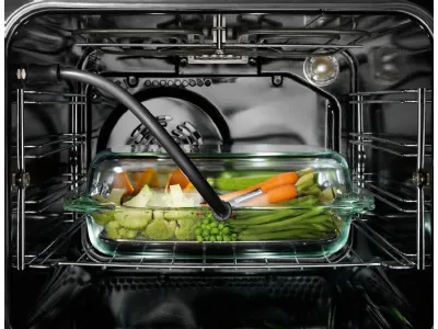 dettaglio dell'inserimento acqua nel forno Vaporex